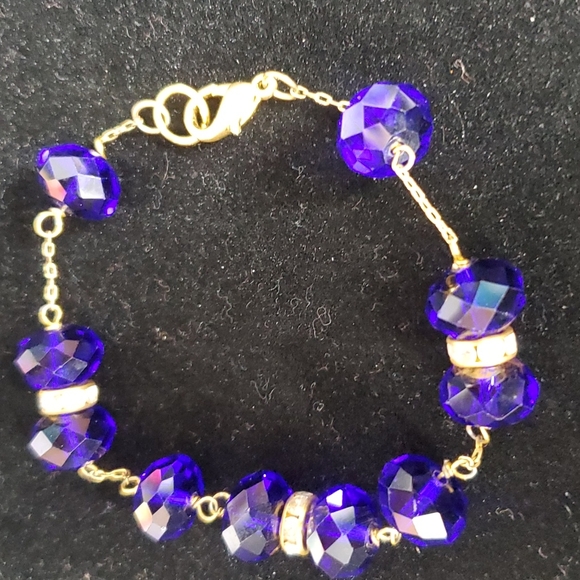 Beautiful glass bracelet. - Picture 3 of 8